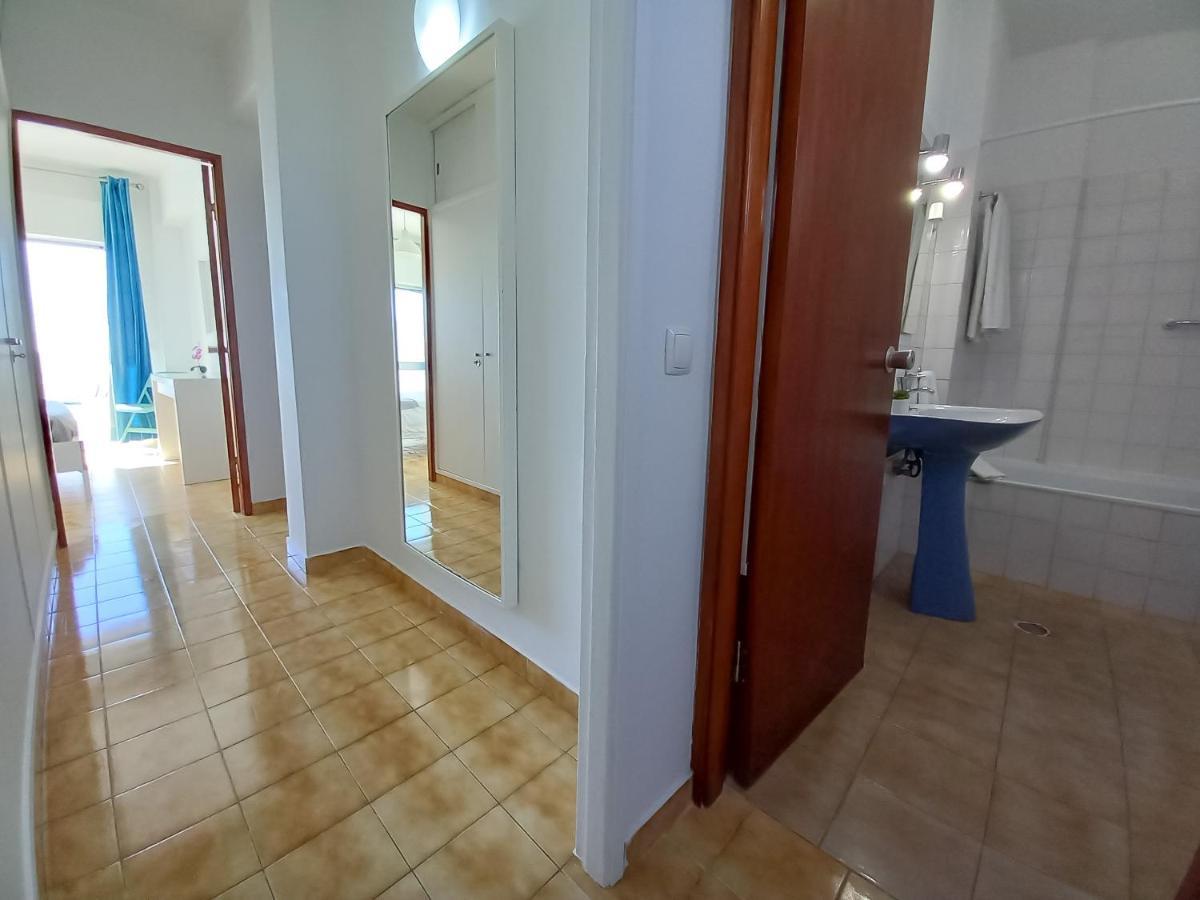 Mira Atlantico 13- Terraco Com Vista Mar E Cidade, Wifi, 80Mt Praia Quarteira Exterior foto